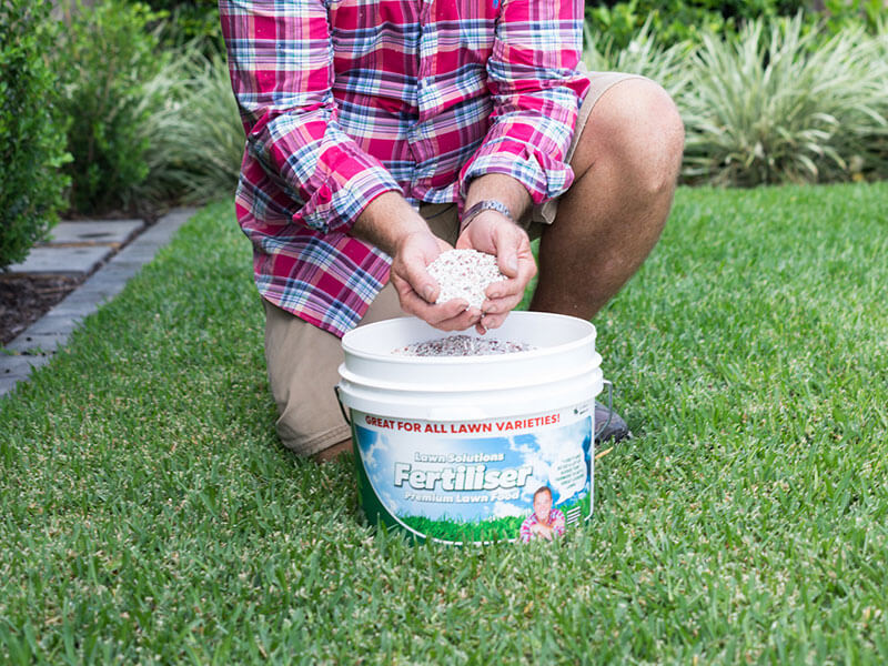 How should I apply the Fertiliser? How should I apply the Fertiliser?